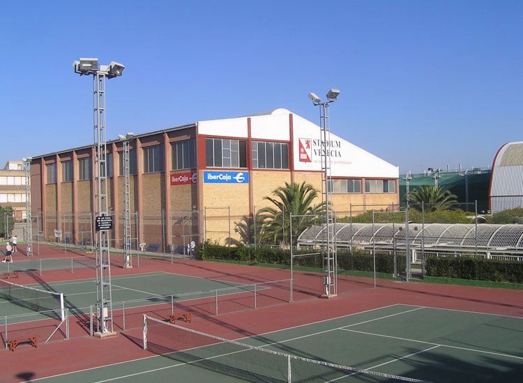 Pistas de frontón cubierto en Zaragoza | Club Deportivo Stadium Venecia